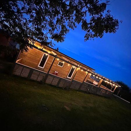 Hotel Tracey'S Hideaway - With Hot Tub & Amazing Views Llanasa Zewnętrze zdjęcie